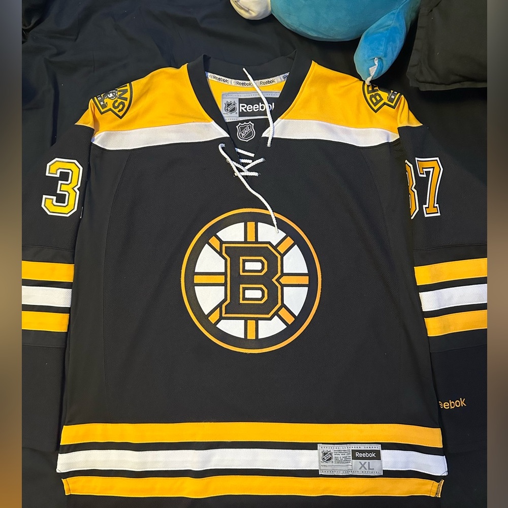 SOLD - Reebok Bruins jersey - Bergeron